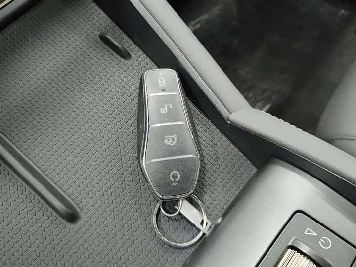 Фото 9 - BYD Qin L