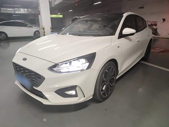 Фото 2 - Ford Focus