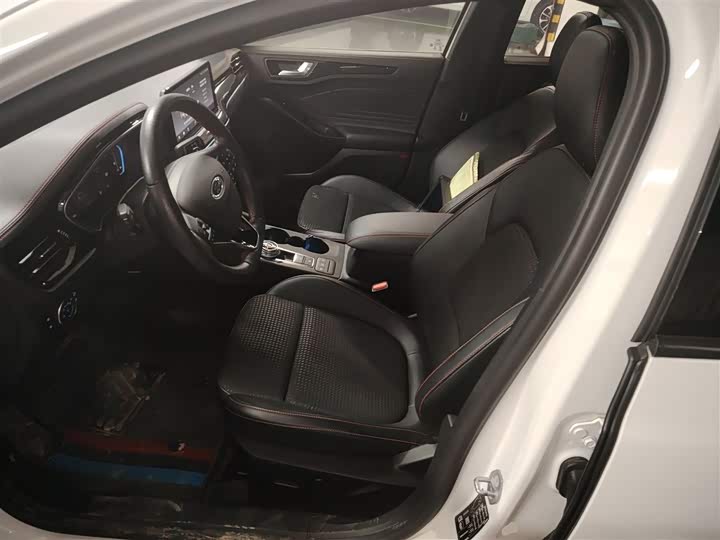 Фото 7 - Ford Focus