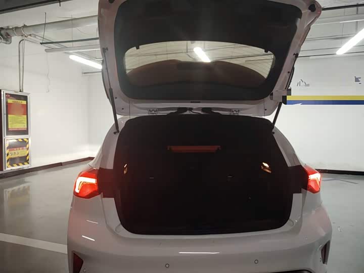 Фото 9 - Ford Focus