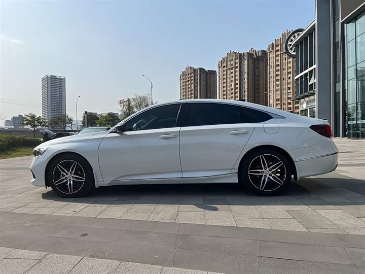 Фото 7 - Honda Accord