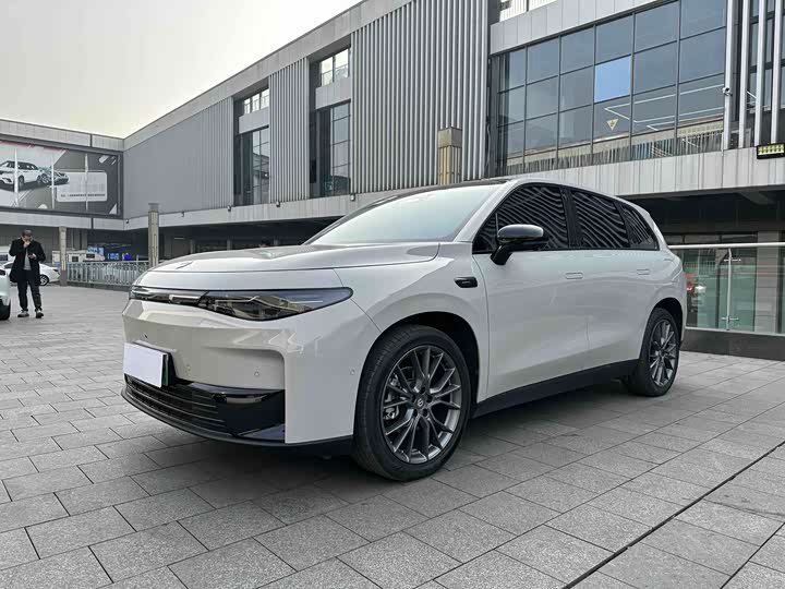 Фото 1 - Leapmotor C10