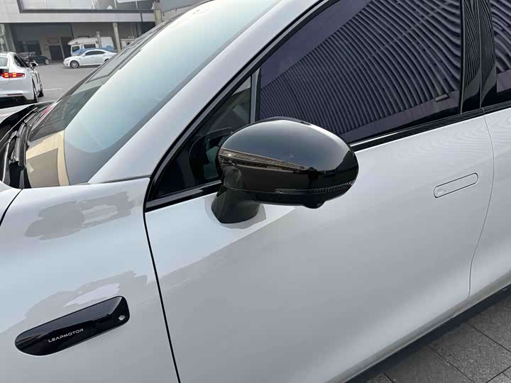 Фото 2 - Leapmotor C10