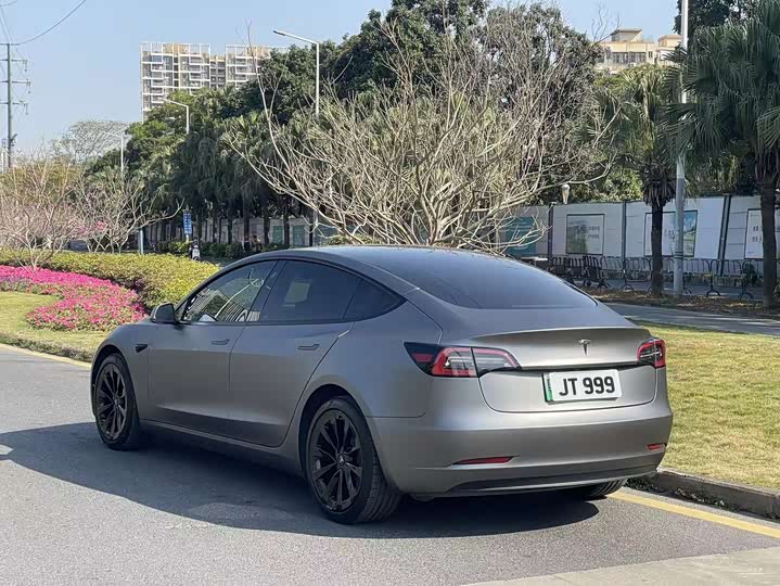 Фото 4 - Tesla Model 3
