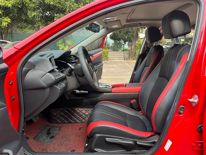 Фото 4 - Honda Civic