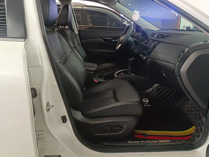 Фото 8 - Nissan X-Trail