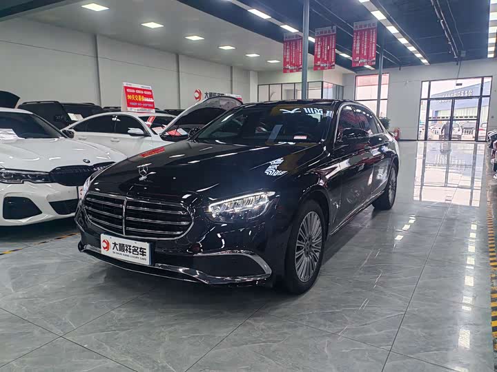 Фото 1 - Mercedes-Benz E-Class