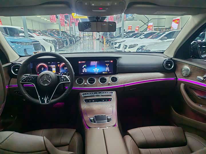 Фото 8 - Mercedes-Benz E-Class