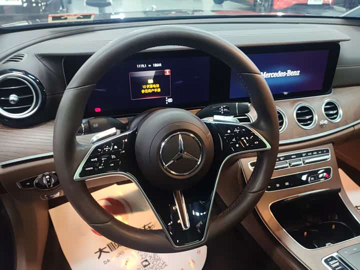 Фото 9 - Mercedes-Benz E-Class