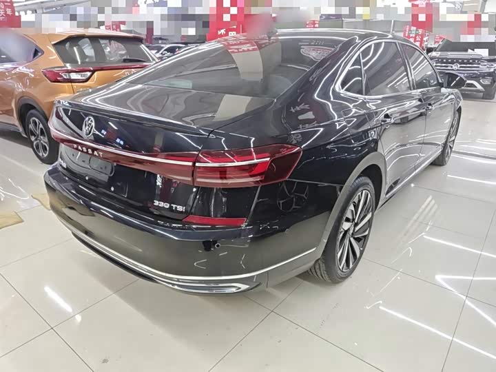 Фото 7 - Volkswagen Passat