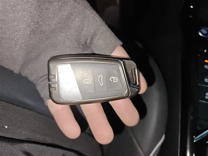 Фото 9 - Volkswagen Passat