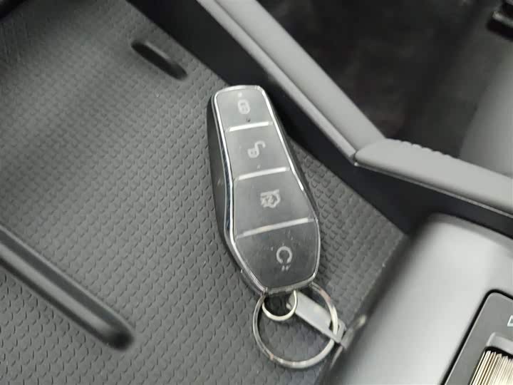 Фото 9 - BYD Qin L