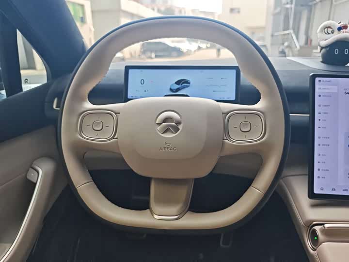 Фото 9 - Nio EC7