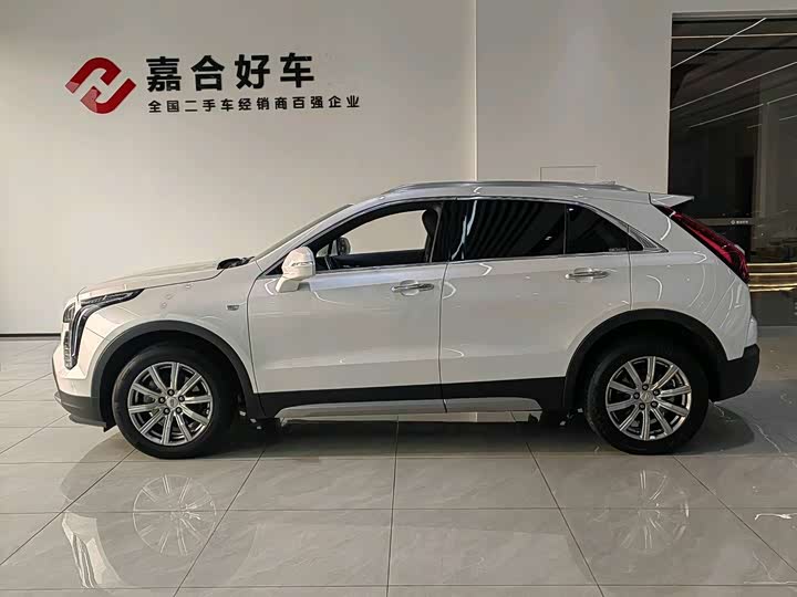 Фото 4 - Cadillac XT4