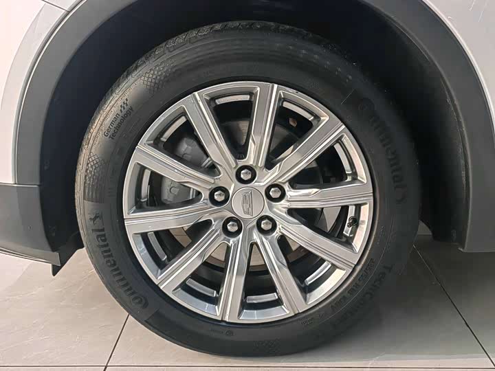 Фото 6 - Cadillac XT4