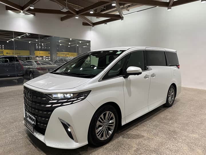 Фото 3 - Toyota Alphard