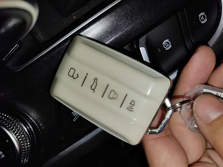 Фото 9 - Tank 300