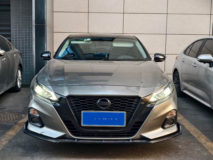 Фото 1 - Nissan Teana