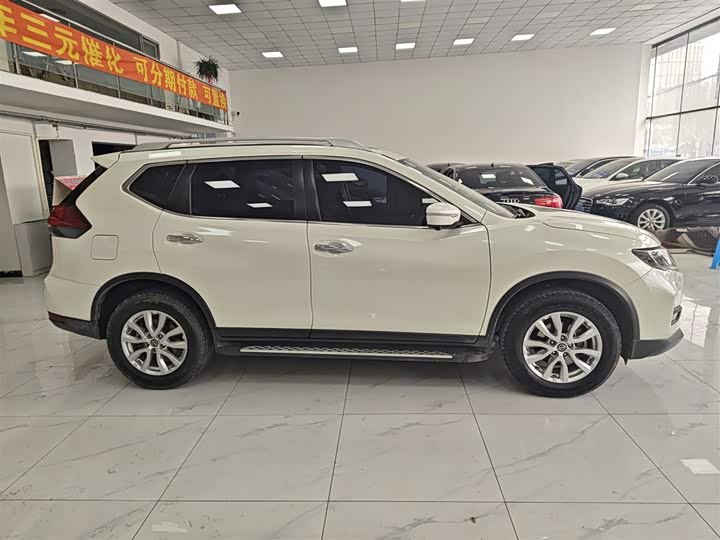 Фото 9 - Nissan X-Trail