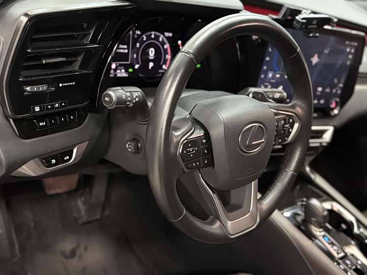 Фото 5 - Lexus RX