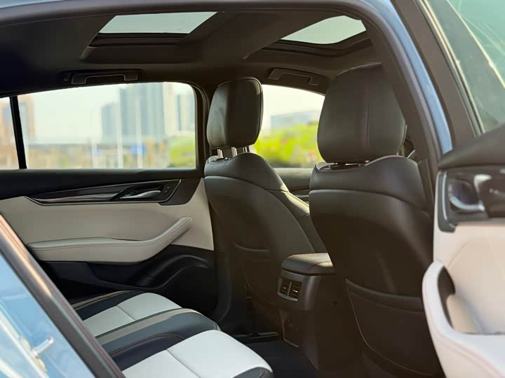 Фото 9 - Cadillac CT5