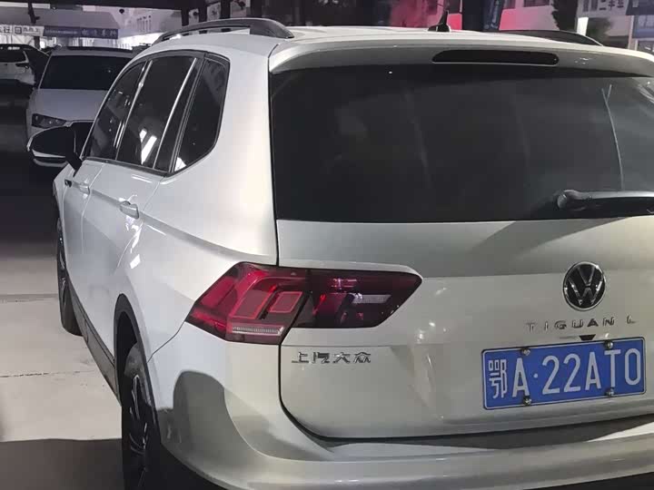 Фото 6 - Volkswagen Tiguan L Pro