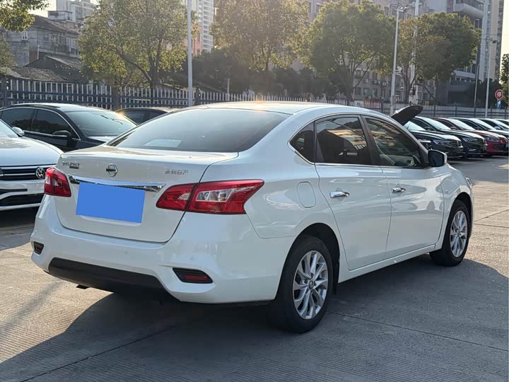 Фото 4 - Nissan Sylphy