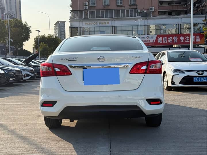 Фото 5 - Nissan Sylphy
