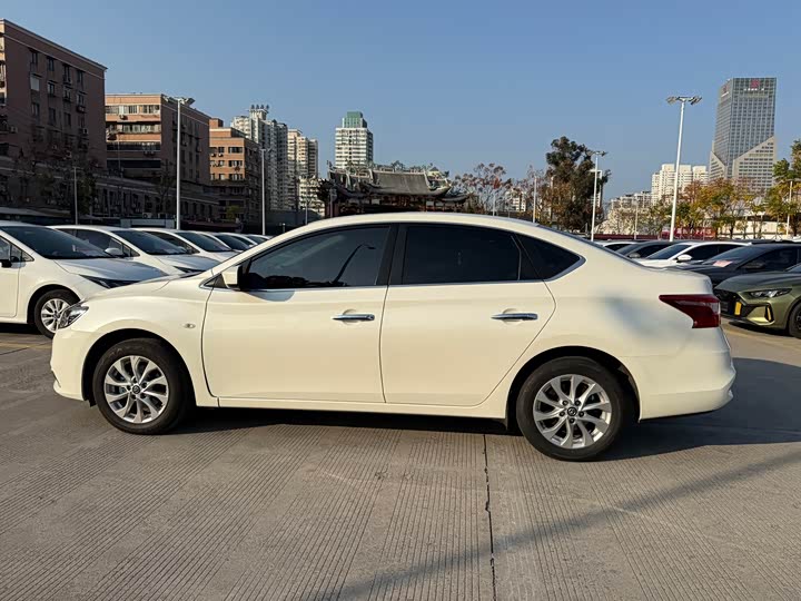 Фото 7 - Nissan Sylphy