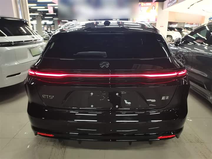 Фото 6 - Nio ET5T