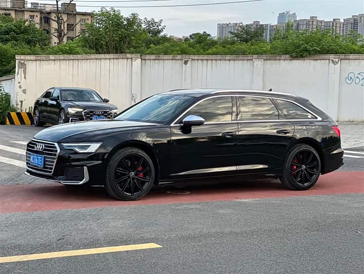 Фото 1 - Audi A6