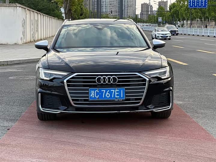 Фото 2 - Audi A6