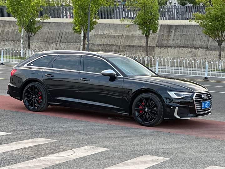 Фото 3 - Audi A6