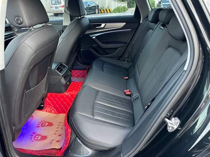 Фото 5 - Audi A6