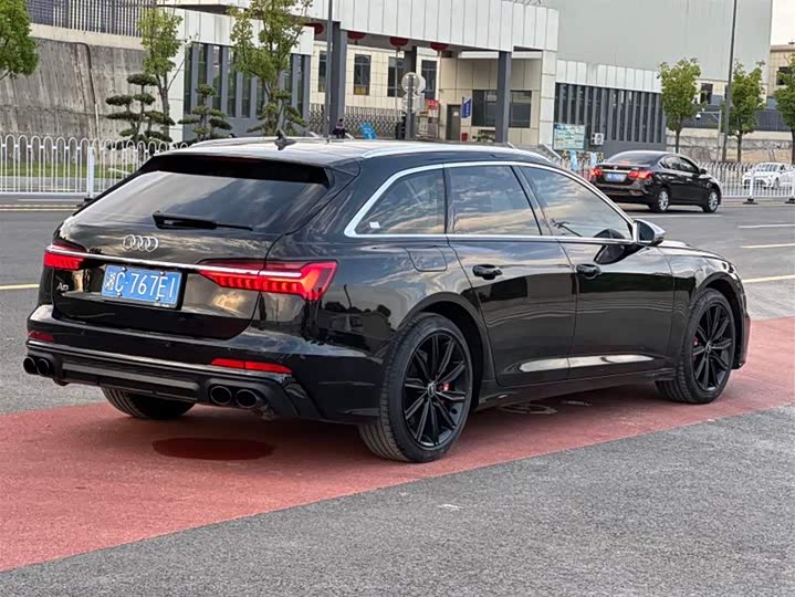 Фото 7 - Audi A6