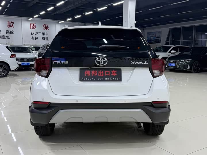 Фото 5 - Toyota Yaris L Hatchback