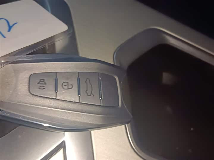 Фото 9 - Geely Coolray