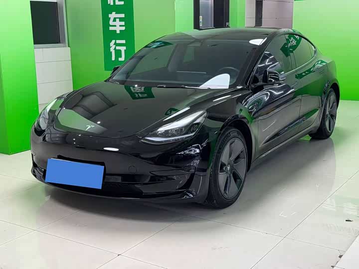 Фото 1 - Tesla Model 3