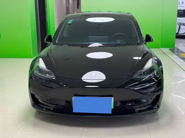 Фото 2 - Tesla Model 3
