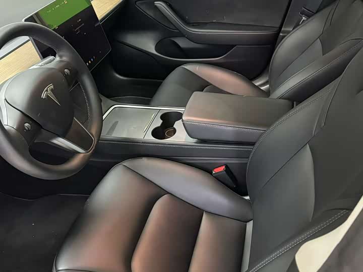 Фото 3 - Tesla Model 3