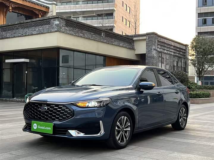 Фото 2 - Ford Escort