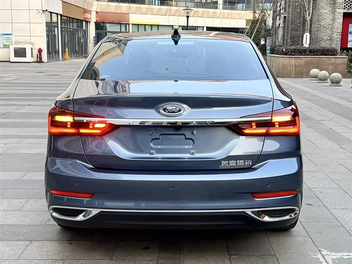 Фото 6 - Ford Escort