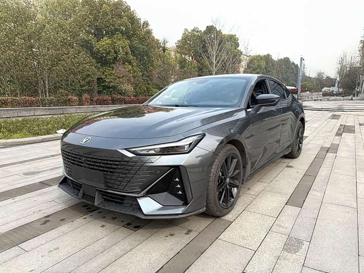 Фото 1 - Changan UNI-V