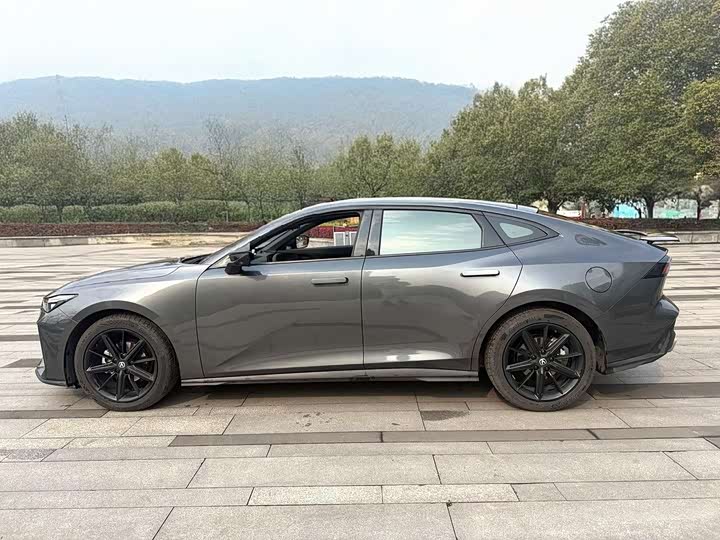 Фото 3 - Changan UNI-V