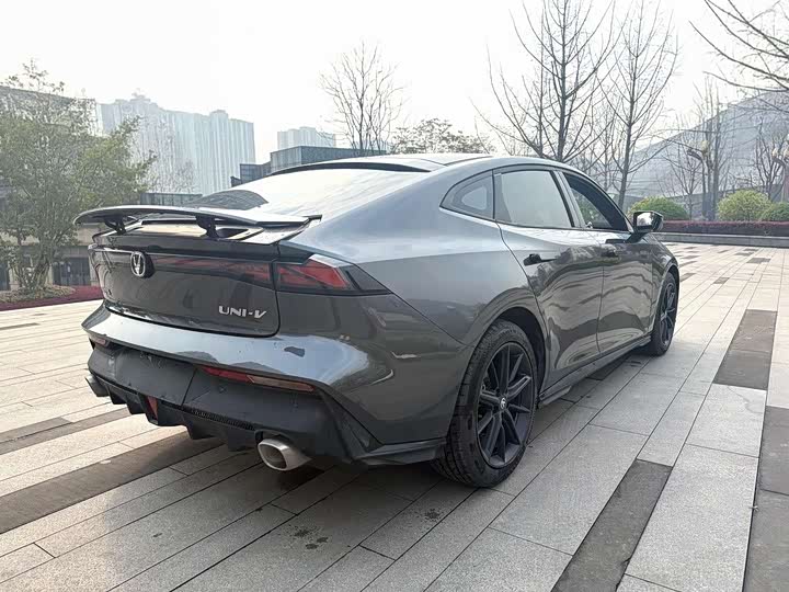 Фото 4 - Changan UNI-V