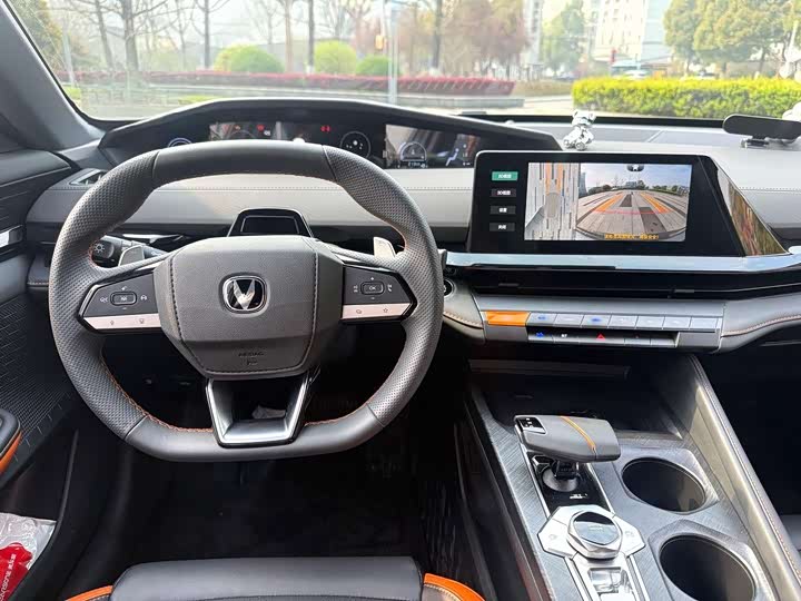 Фото 7 - Changan UNI-V