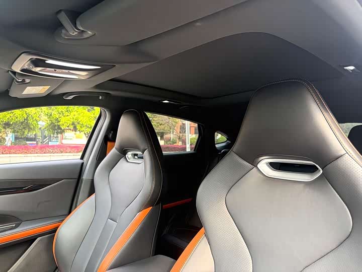 Фото 8 - Changan UNI-V