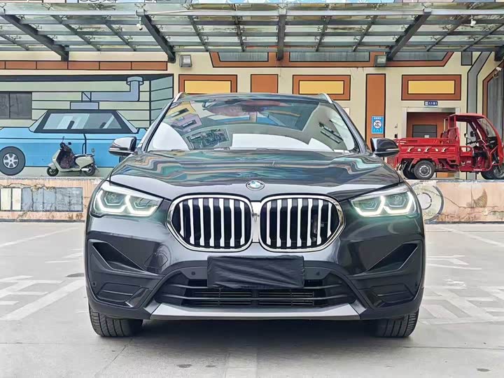 Фото 2 - BMW X1