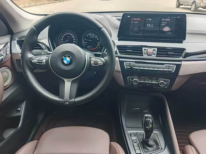 Фото 9 - BMW X1