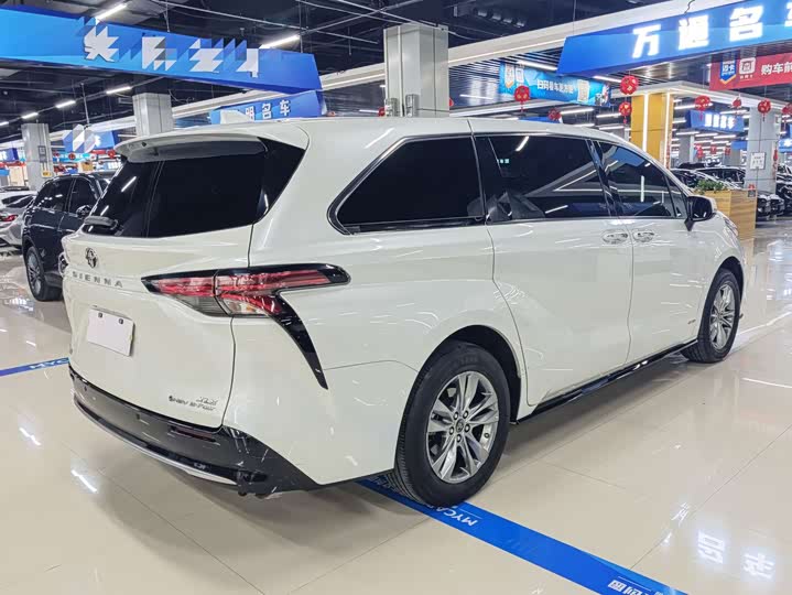 Фото 6 - Toyota Sienna